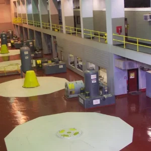 Machinekamer van de Afobaka krachtcentrale
