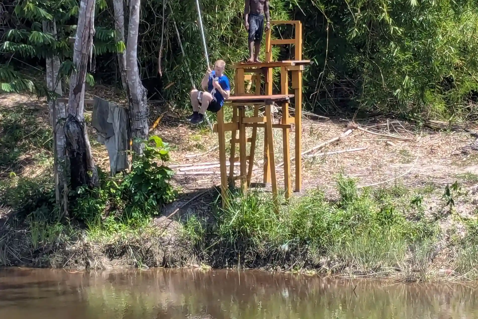 Tarzan Swing te Water